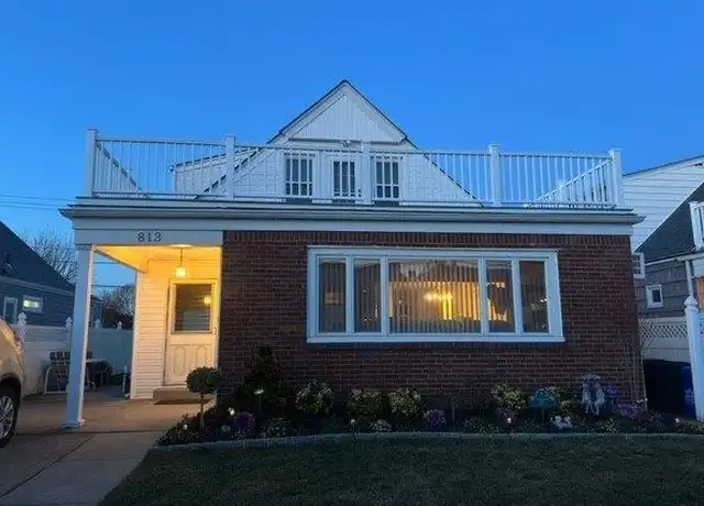 Property at 813 E Walnut St, Long Beach, NY, 11561, 1 bed, 1 bath, [object Object]
