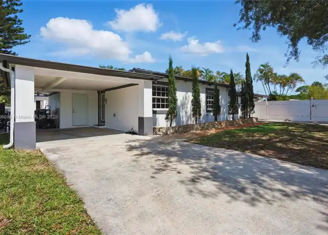 Property at 2000 SW 4th Ave Unit 01, Fort Lauderdale, FL, 33315, 3 beds, 2 baths, [object Object]