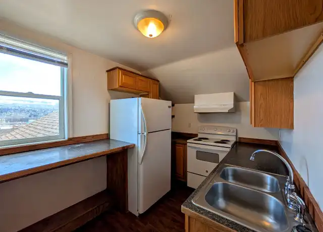 Property at 227 S Chelan Ave #3, Wenatchee, WA, 98801, 2 beds, 1 bath, [object Object]