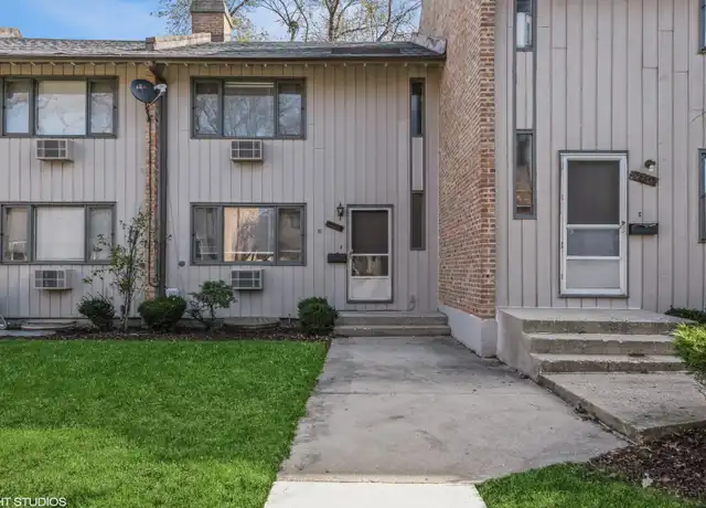 Property at 800 Concord Ln Unit 800, Barrington, IL, 60010, 2 beds, 1.5 baths, [object Object]