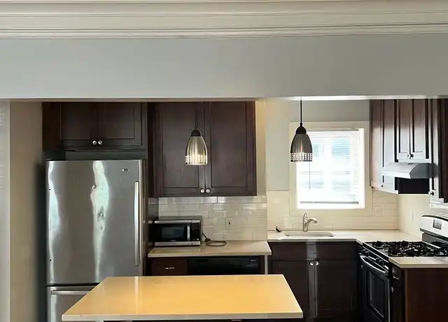 Property at 705 W 31st St Unit 4, Minneapolis, MN, 55408, 3 beds, 1 bath, [object Object]