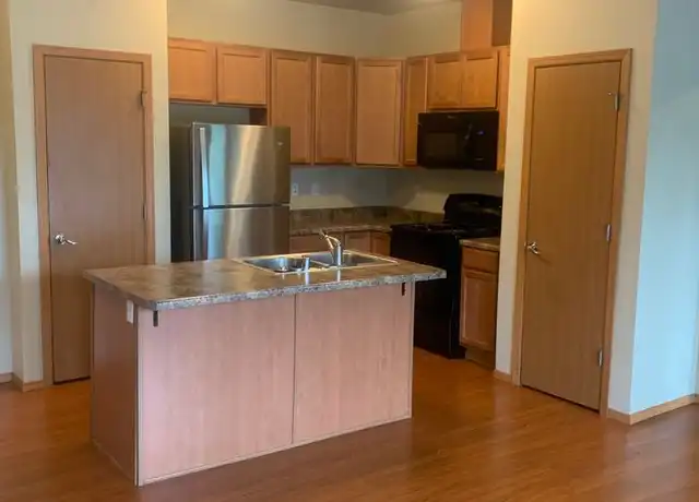Property at 12300 Ambaum Blvd SW Unit 107, Seattle, WA, 98146, 3 beds, 2 baths, [object Object]