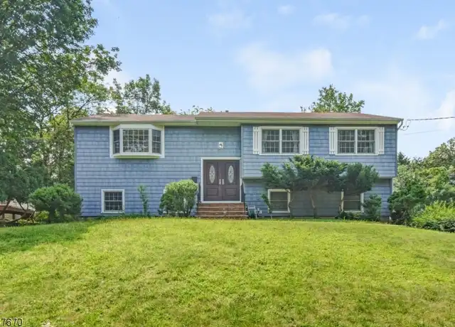 Property at 28 Bear Brook Ln, Livingston, NJ, 07039, 4 beds, 2.5 baths, [object Object]