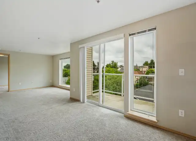 Property at 5200 Roosevelt Way NE Unit 403, Seattle, WA, 98105, 1 bed, 1 bath, [object Object]