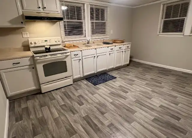 Property at 72 Hill St, Salisbury, NC, 28144, 3 beds, 1 bath, [object Object]