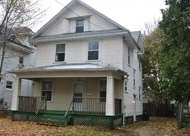 Property at 136 Hollinger Ave, Akron, OH, 44302, 4 beds, 1 bath, [object Object]