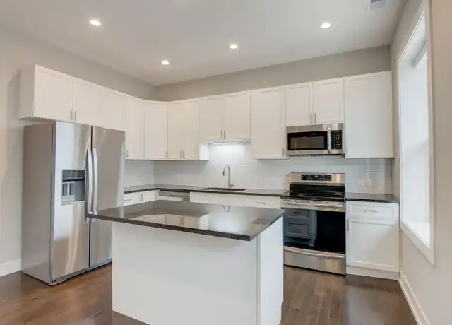 Property at 4927 N Claremont Ave Unit 4927-303, Chicago, IL, 60625, 1 bed, 1 bath, [object Object]