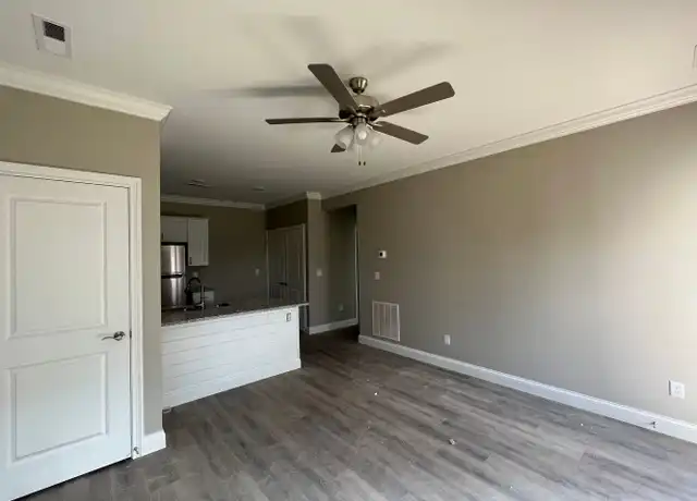 Property at 714 Ivy Branch St Apt 111, Bowling Green, KY, 42101, 1 bed, 1 bath, [object Object]