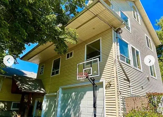Property at 1719 SE Miller St, Portland, OR, 97202, 3 beds, 2 baths, [object Object]