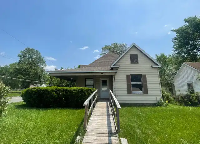 Property at 2056 N Fremont Ave, Springfield, MO, 65803, 3 beds, 1.5 baths, [object Object]