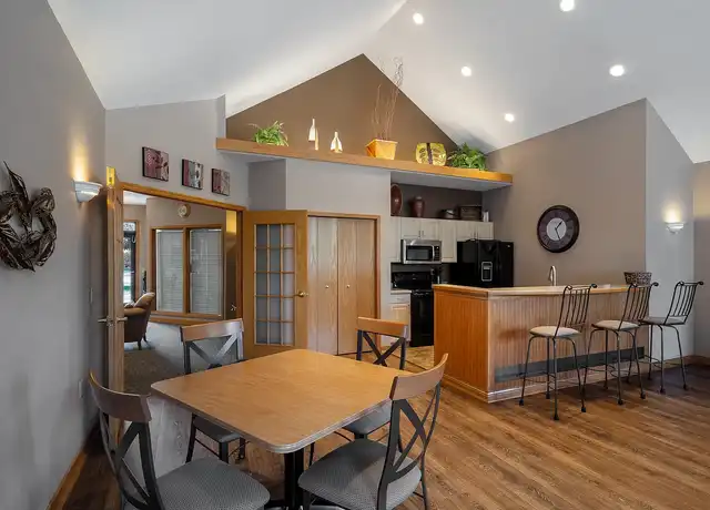 Property at Quail Run Apartments - 8606 Greenway Blvd, Middleton, WI, 53562, 1 bed, 1 bath, [object Object]