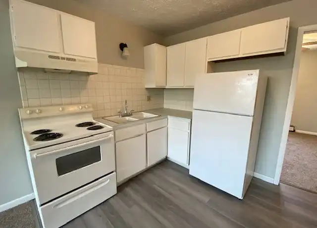 Property at 2547 Manchester Rd Unit 4, Akron, OH, 44319, 1 bed, 1 bath, [object Object]
