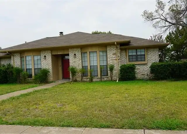 Property at 1018 Fair Oaks Dr, Garland, TX, 75040, 3 beds, 2.5 baths, [object Object]