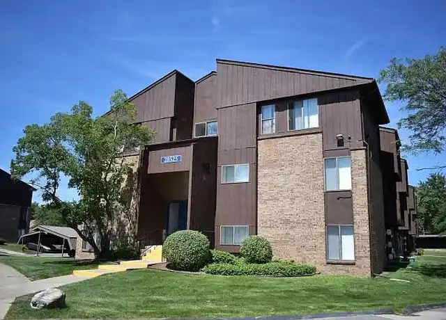 Property at Maple Place Apartments - 28509 Franklin Rd, Southfield, MI, 48034, 1-2 bed, 1-2 bath, [object Object]