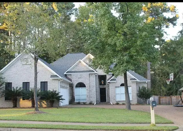 Property at 221 Pine Knoll Dr, Ridgeland, MS, 39157, 3 beds, 2 baths, [object Object]
