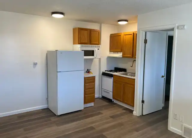 Property at 700 Carriage Hl Unit 721-8, Iowa City, IA, 52246, 1 bed, 1 bath, [object Object]