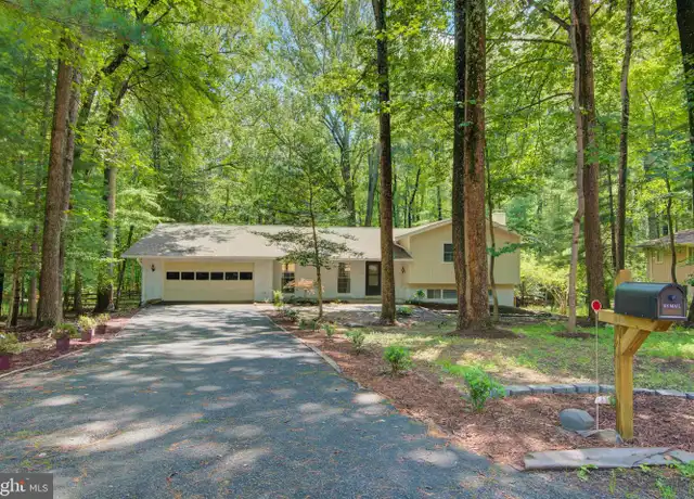 Property at 11621 Sourwood Ln, Reston, VA, 20191, 4 beds, 3 baths, [object Object]