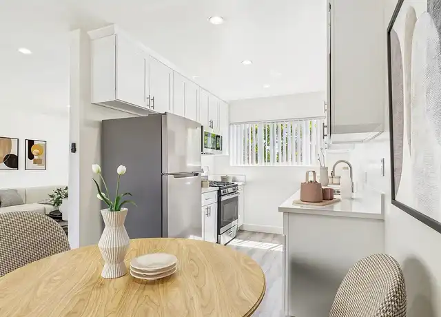 Property at 13060 Burbank Blvd, Sherman Oaks, CA, 91401, 1 bed, 1 bath, [object Object]