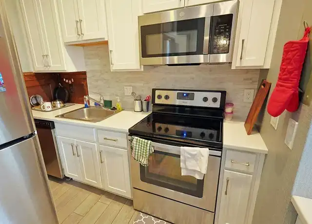 Property at 16 Balmoral St #301, Andover, MA, 01810, 1 bed, 1 bath, [object Object]