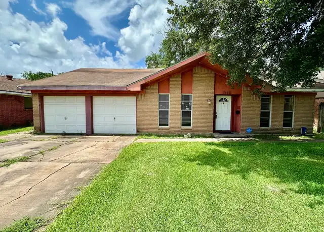 Property at 1820 Aspen Ln, Seabrook, TX, 77586, 3 beds, 2 baths, [object Object]