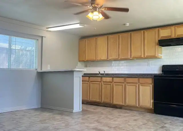 Property at 2305 17th St, Lubbock, TX, 79401, 1 bed, 1 bath, [object Object]