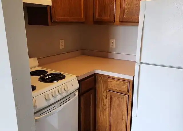 Property at 1300 Washington Ave Unit 6, Baraboo, WI, 53913, 2 beds, 1 bath, [object Object]