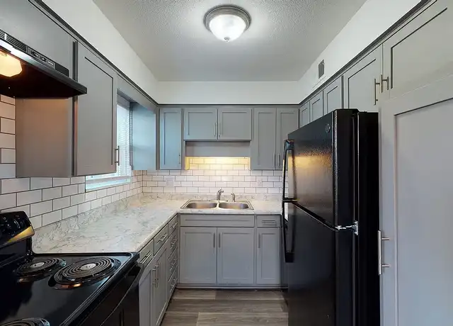 Property at London Towers - 2505 NE Shady Ln Dr, Gladstone, MO, 64118, 1-2 bed, 1 bath, [object Object]