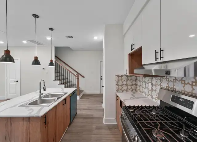 Property at 855 S Victory Dr Unit B, Houston, TX, 77088, 3 beds, 2.5 baths, [object Object]