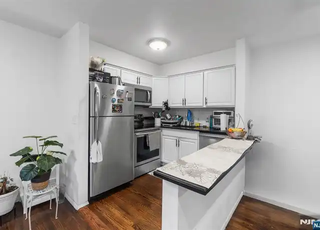 Property at 384 Terhune St #7, Teaneck, NJ, 07666, 1 bed, 1 bath, [object Object]