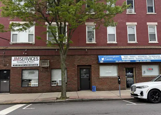 Property at 970 Broadway Unit 2R, Bayonne, NJ, 07002, 2 beds, 2 baths, [object Object]