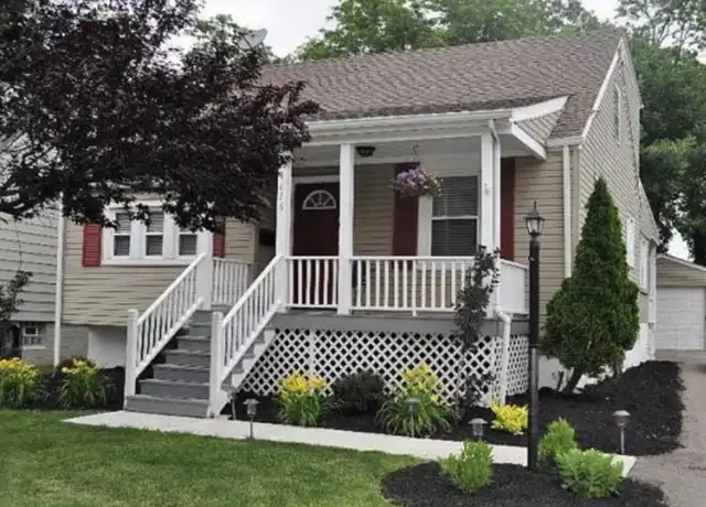 Property at 4826 Laurel Ave, Blue Ash, OH, 45242, 4 beds, 2 baths, [object Object]