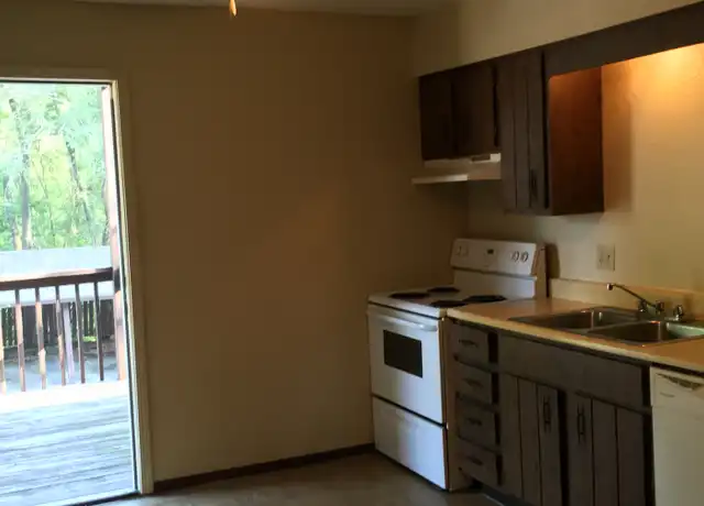 Property at 300 E Fair St Unit 1C, Independence, MO, 64055, 2 beds, 1 bath, [object Object]