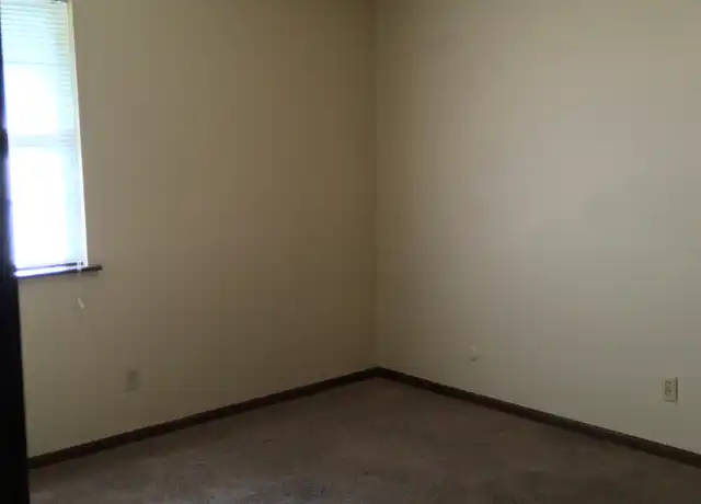Property at 300 E Fair St Unit 1C, Independence, MO, 64055, 2 beds, 1 bath, [object Object]