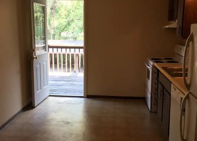 Property at 300 E Fair St Unit 1C, Independence, MO, 64055, 2 beds, 1 bath, [object Object]