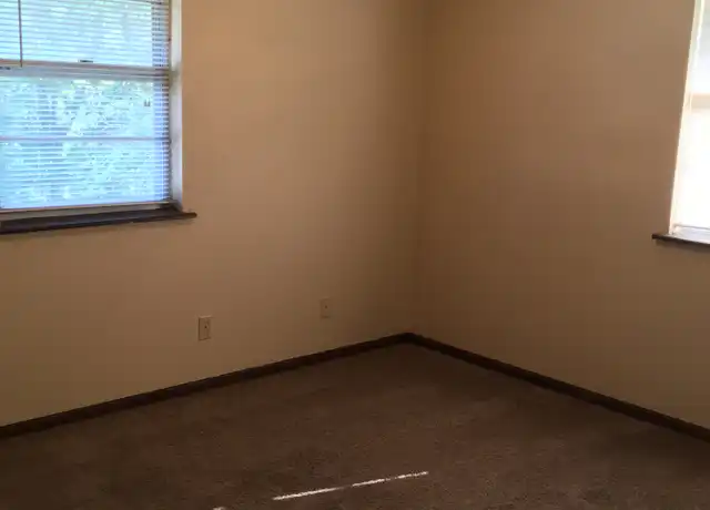 Property at 300 E Fair St Unit 1C, Independence, MO, 64055, 2 beds, 1 bath, [object Object]