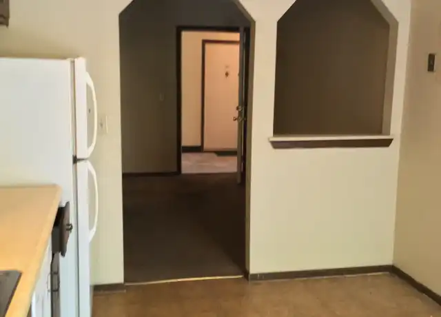 Property at 300 E Fair St Unit 1D, Independence, MO, 64055, 2 beds, 1 bath, [object Object]