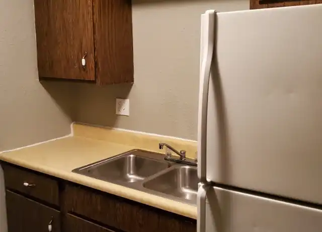 Property at 300 E Fair St Unit 1D, Independence, MO, 64055, 2 beds, 1 bath, [object Object]