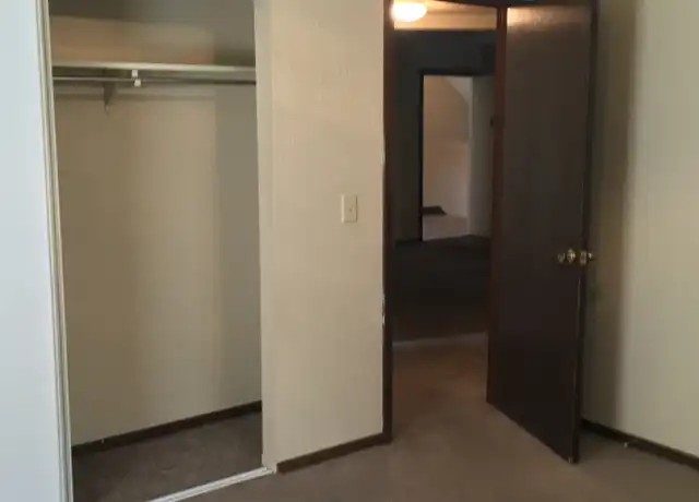 Property at 300 E Fair St, Independence, MO, 64055, 1 bed, 1 bath, [object Object]