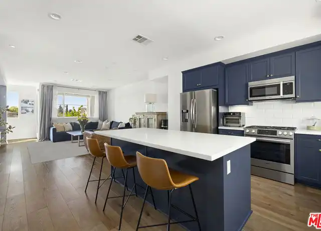 Property at 13151 Victory Blvd, Van Nuys, CA, 91401, 3 beds, 4 baths, [object Object]