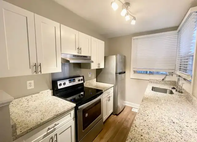 Property at Franklin Court Apartments - 506 W Franklin St, Baltimore, MD, 21201, 2 beds, 1 bath, [object Object]