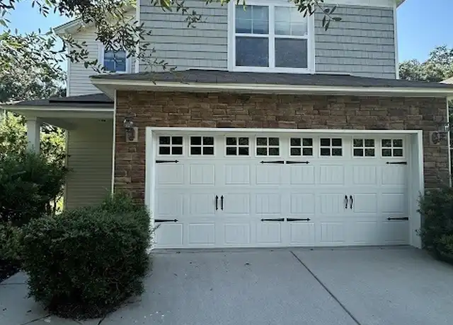 Property at 5 Catawba Way, Beaufort, SC, 29906, 3 beds, 2.5 baths, [object Object]