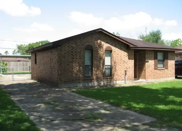 Property at 4726 Caroline St, Seabrook, TX, 77586, 3 beds, 2 baths, [object Object]