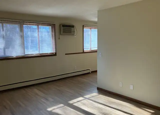 Property at 8008 W 28th St Unit 8008-104, Minneapolis, MN, 55426, 1 bed, 1 bath, [object Object]