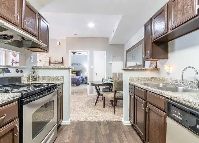 Photo of 1249 Enclave Cir, Arlington, TX 76011