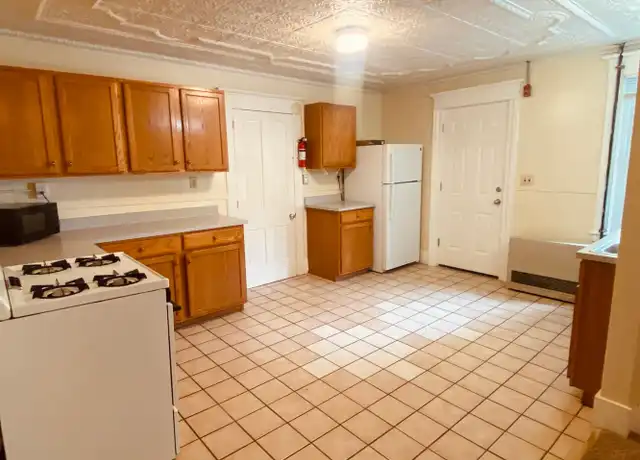 Property at 16 Union St Unit 3, Claremont, NH, 03743, 2 beds, 1 bath, [object Object]