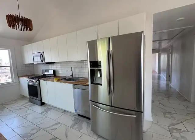 Property at 120 N Austin St Apt B, Marfa, TX, 79843, 3 beds, 2 baths, [object Object]
