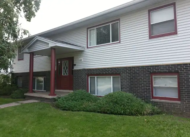 Property at 2327 W 4th St Unit 3, Cedar Falls, IA, 50613, 2 beds, 1 bath, [object Object]
