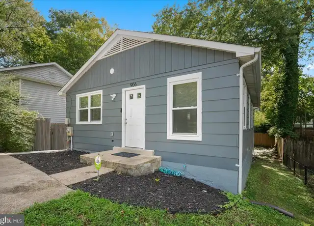 Property at 906 Elfin Ave, Capitol Heights, MD, 20743, 2 beds, 1 bath, [object Object]