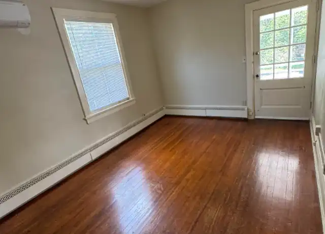 Property at 313 North St #4, Easton, MD, 21601, 2 beds, 1 bath, [object Object]