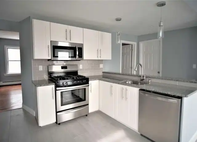 Property at 211 Jefferson Ave Unit 2, Salem, MA, 01970, 3 beds, 1 bath, [object Object]